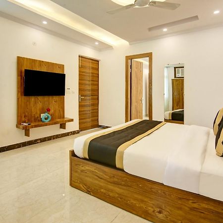 Hotel The Emporio Grand Near Vaishali Metro Station Ghaziabad Bagian luar foto