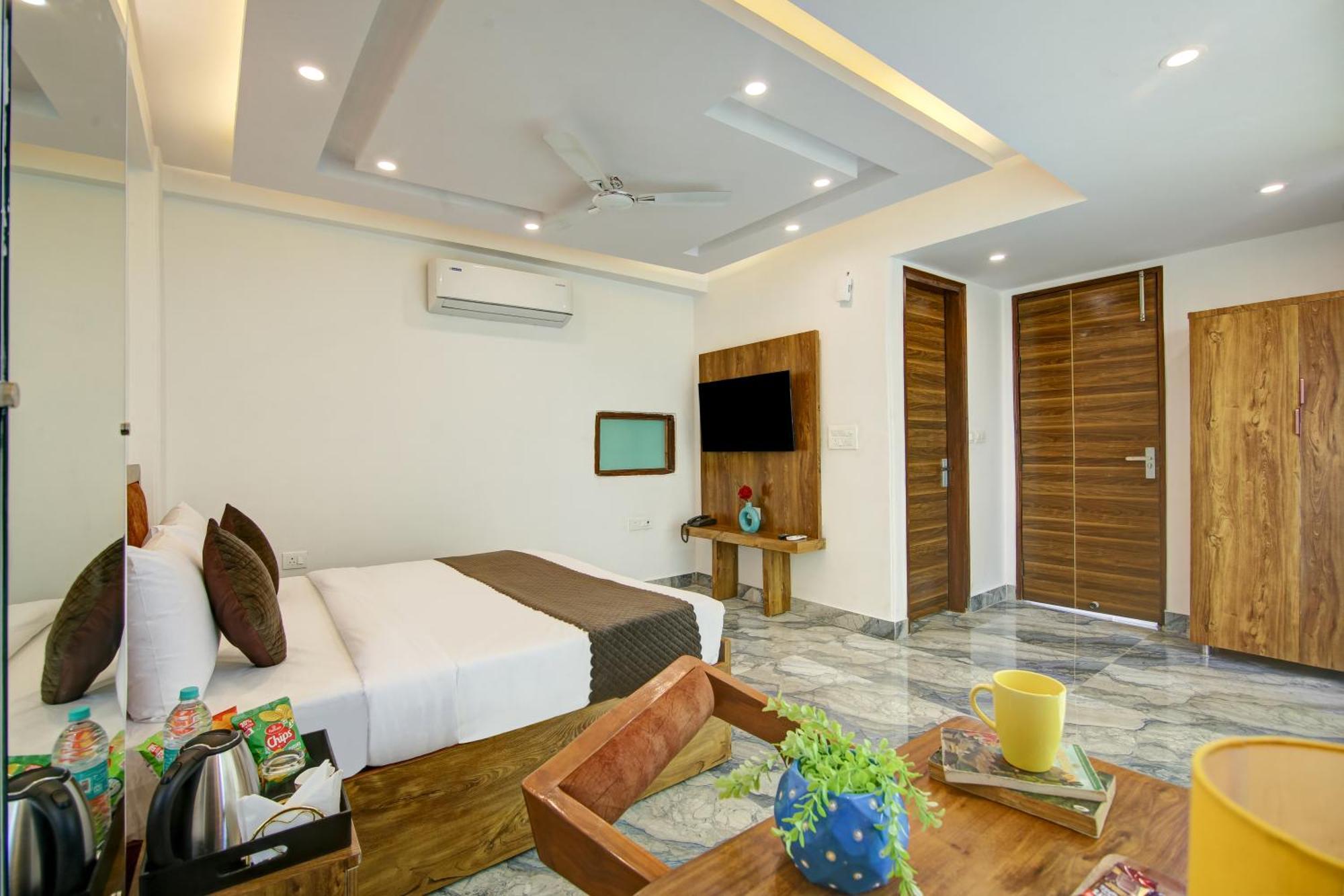 Hotel The Emporio Grand Near Vaishali Metro Station Ghaziabad Bagian luar foto