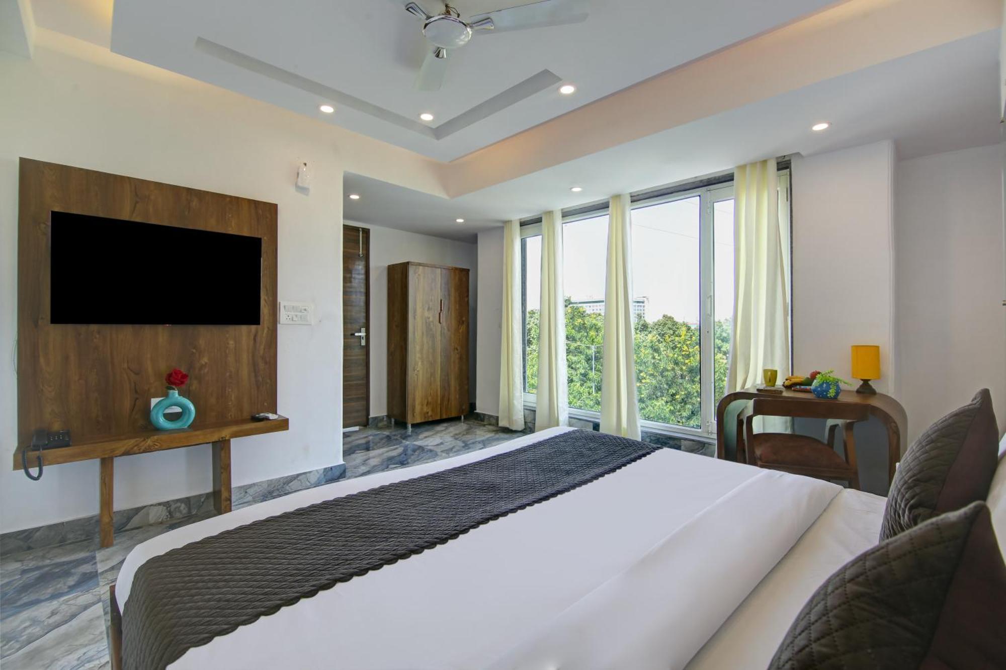 Hotel The Emporio Grand Near Vaishali Metro Station Ghaziabad Bagian luar foto