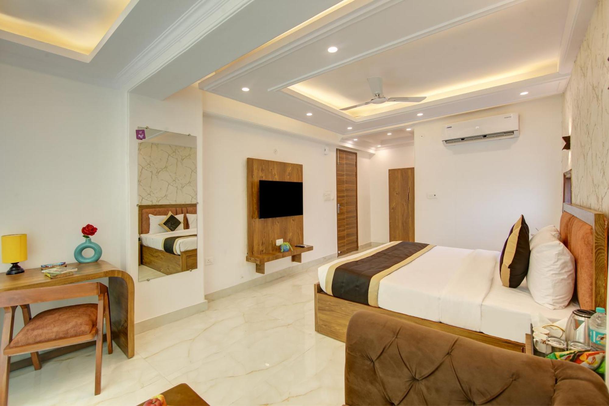 Hotel The Emporio Grand Near Vaishali Metro Station Ghaziabad Bagian luar foto