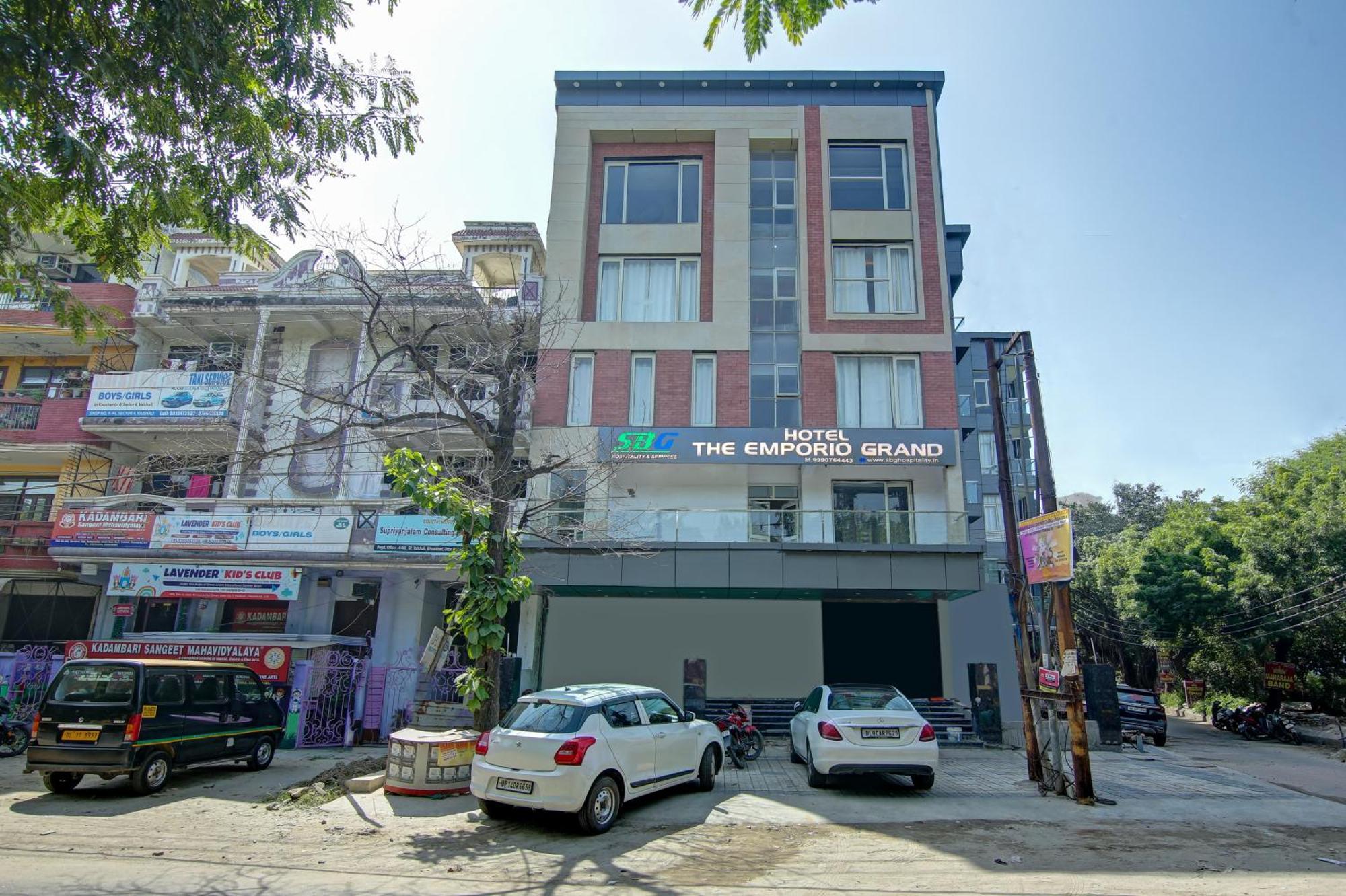 Hotel The Emporio Grand Near Vaishali Metro Station Ghaziabad Bagian luar foto