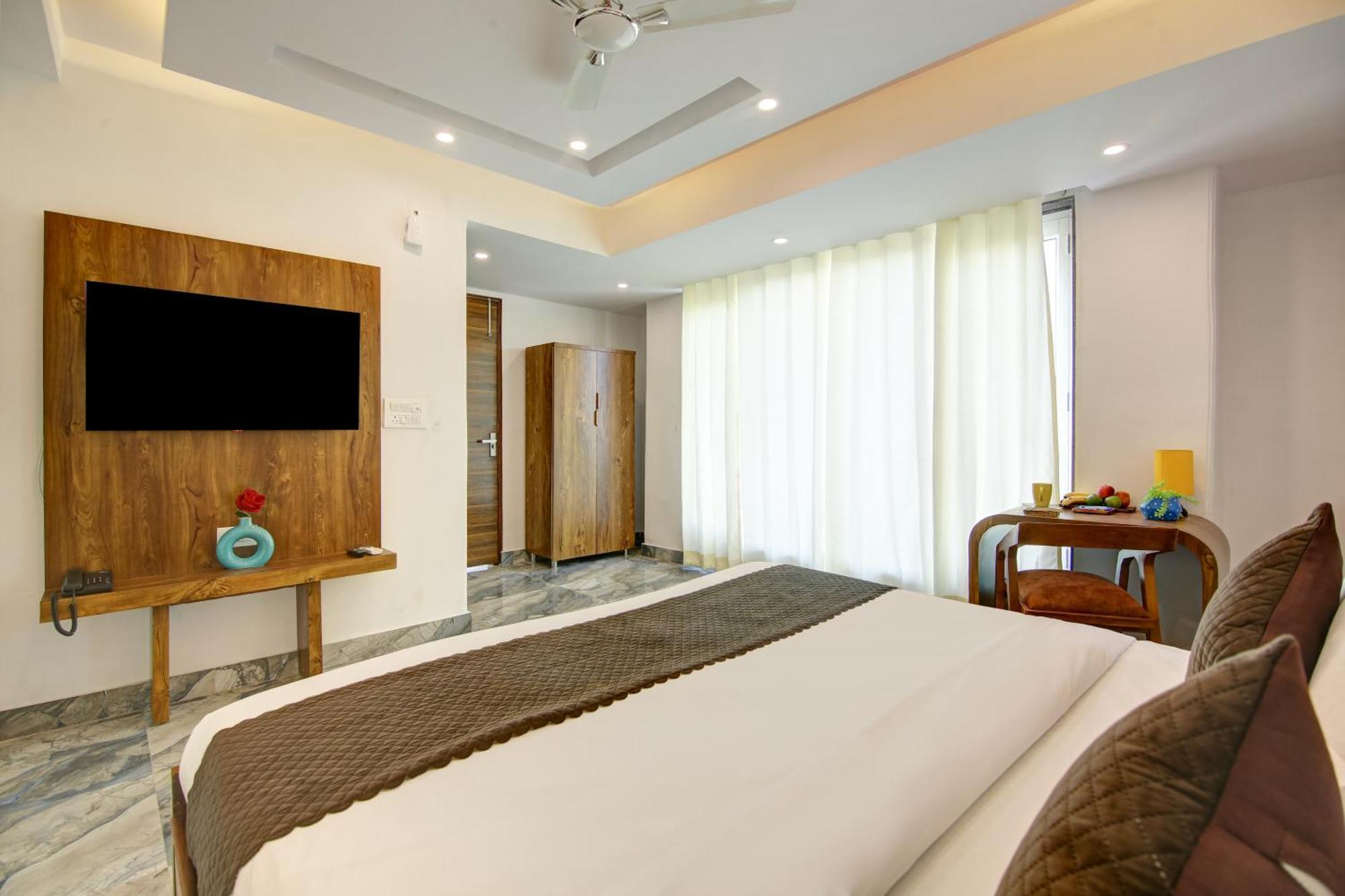 Hotel The Emporio Grand Near Vaishali Metro Station Ghaziabad Bagian luar foto