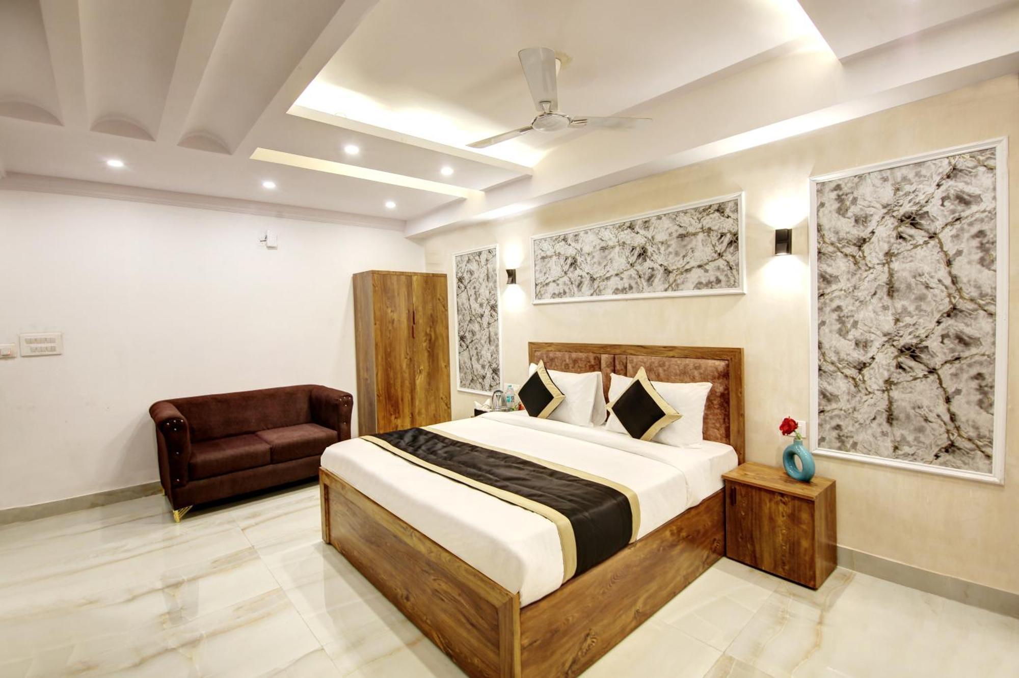 Hotel The Emporio Grand Near Vaishali Metro Station Ghaziabad Bagian luar foto