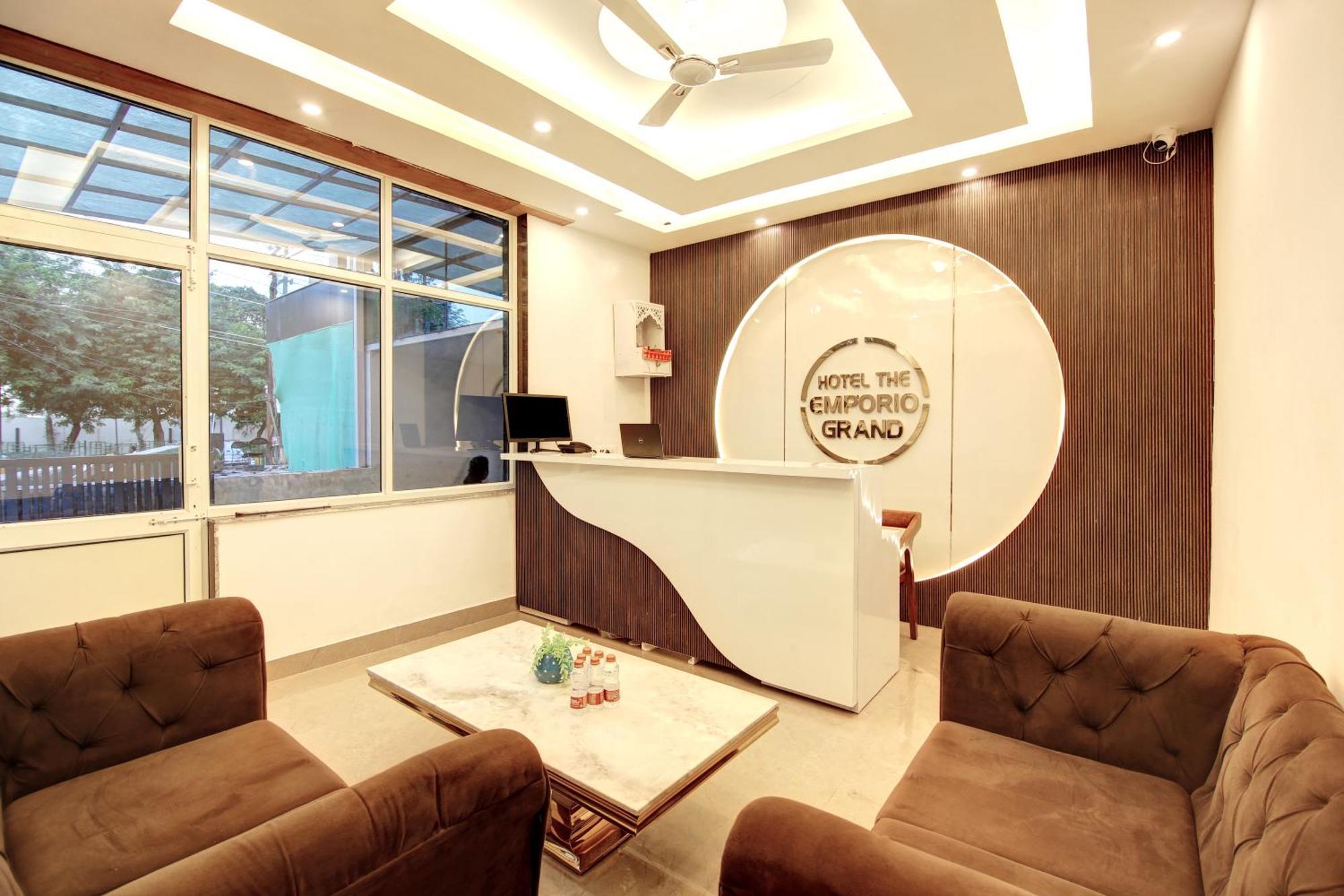 Hotel The Emporio Grand Near Vaishali Metro Station Ghaziabad Bagian luar foto